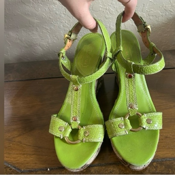 Coach Neon Green Platform Wedge in Size 5.5 - Picture 13 of 14